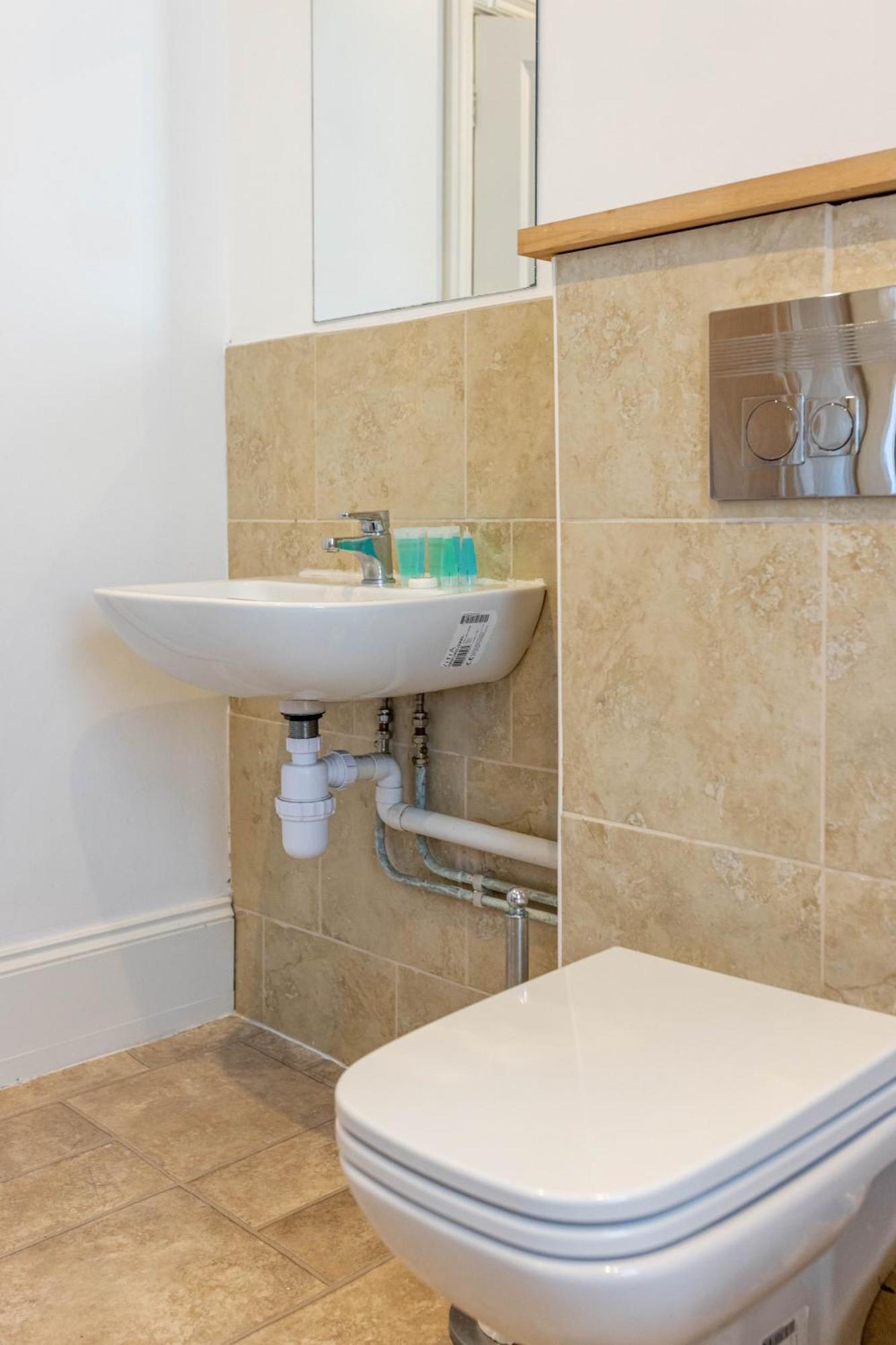 Air Host & Stay - Rockfield House - Sleeps 8 Liverpool Exterior foto